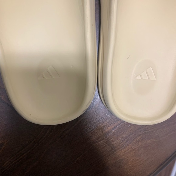 Yezzy slides - Picture 2 of 3